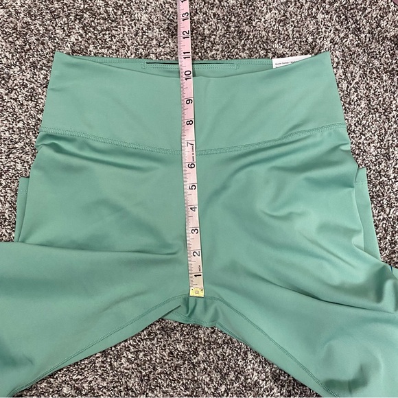 Nike Tight Fit Mid Rise 7/8 Length Green Leggings‎ NWT Woman’s Size Medium - Picture 7 of 8